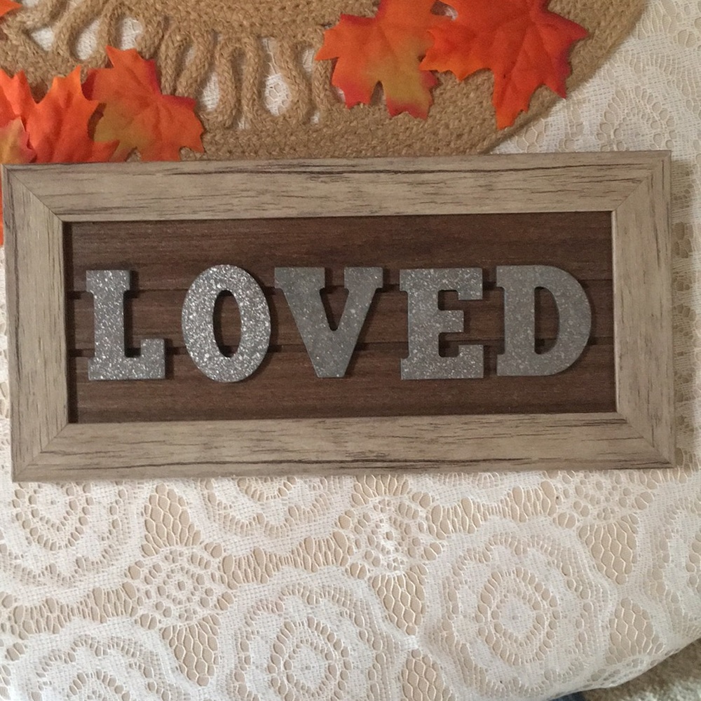 🎄Loved Sign